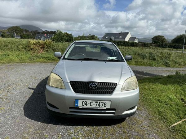 Toyota Corolla Hatchback, Petrol, 2004, Silver