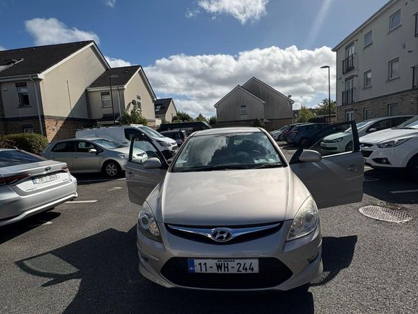 Hyundai i30 Hatchback, Diesel, 2011, Silver