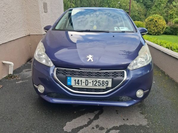 Peugeot 208 Hatchback, Diesel, 2014, Blue