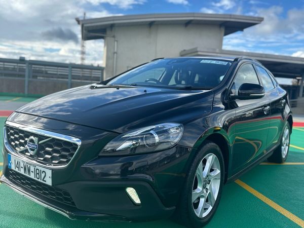Volvo V40 Hatchback, Diesel, 2014, Black