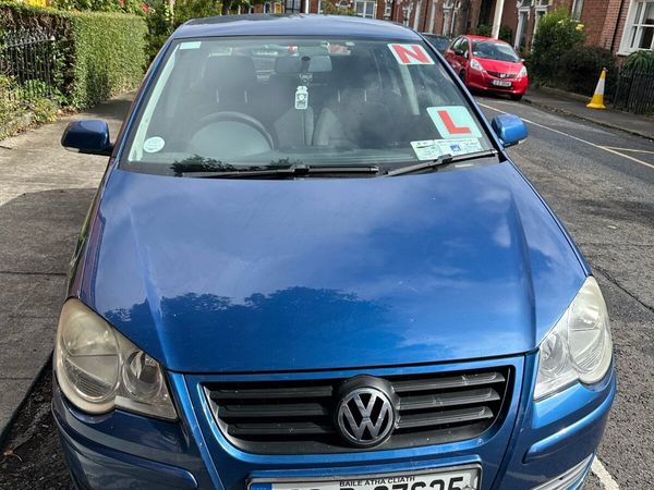 Volkswagen Polo Hatchback, Petrol, 2008, Blue