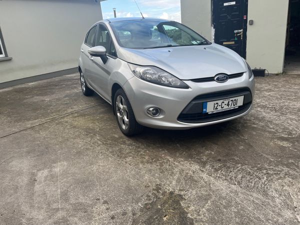 Ford Fiesta Hatchback, Petrol, 2012, Silver