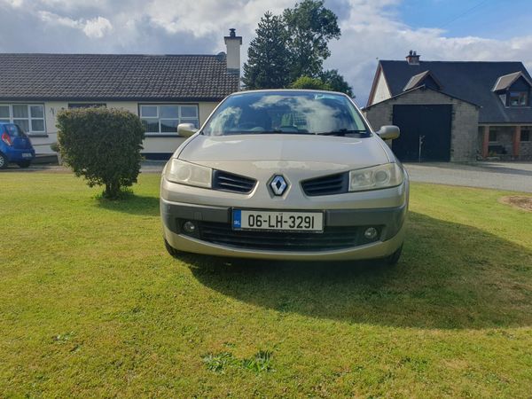 Renault Megane Hatchback, Petrol, 2006, Yellow