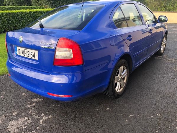 Skoda Octavia Hatchback, Diesel, 2010, Blue