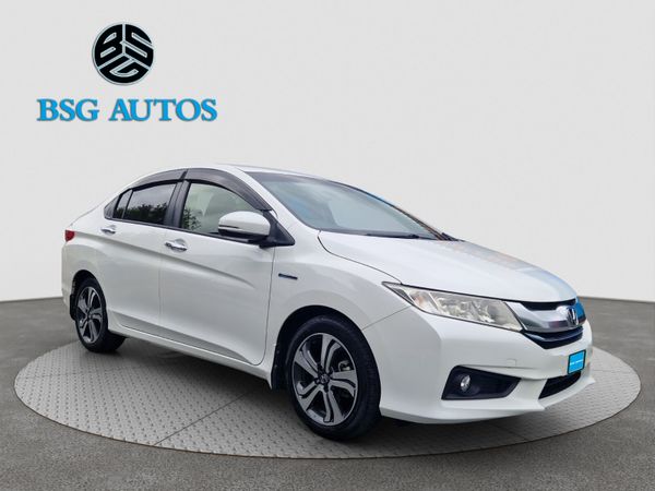 Honda Grace Saloon, Petrol Hybrid, 2016, White