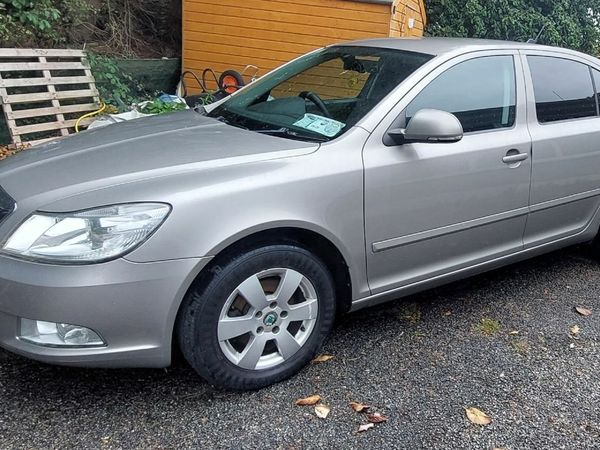 Skoda Octavia Saloon, Diesel, 2012, Beige