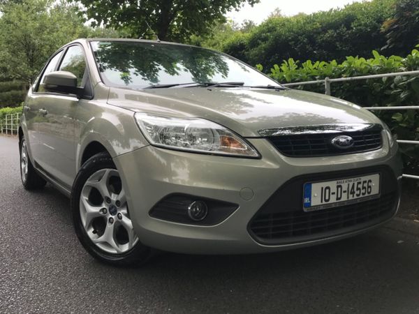 Ford Focus Hatchback, Diesel, 2010, Gold