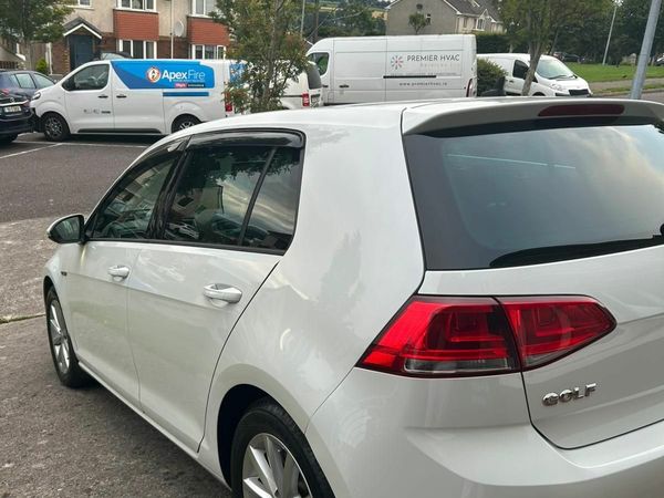 Volkswagen Golf Hatchback, Petrol, 2015, White