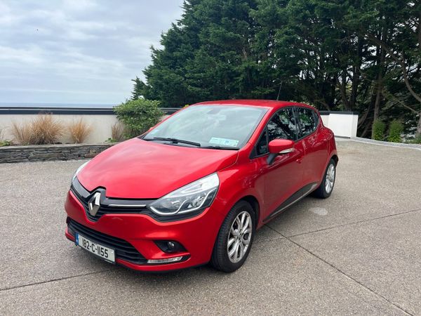 Renault Clio Hatchback, Petrol, 2018, Red