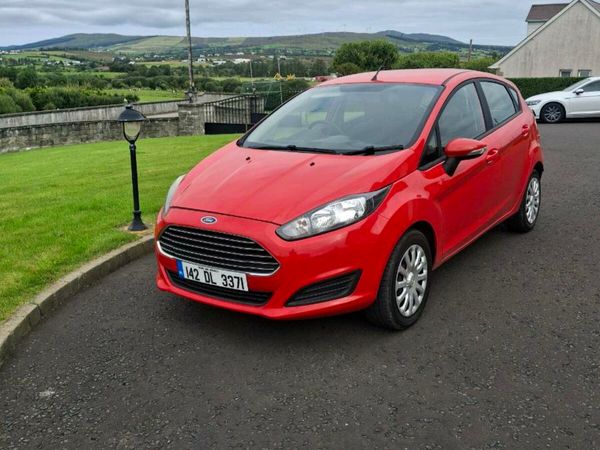 Ford Fiesta Hatchback, Petrol, 2014, Red