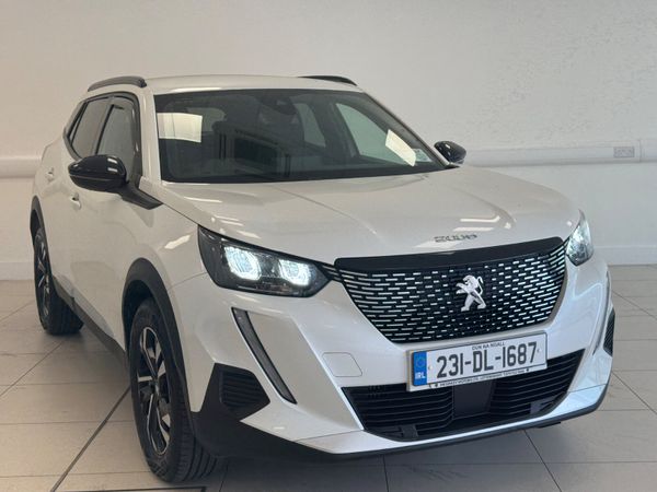 Peugeot 2008 MPV, Petrol, 2023, White