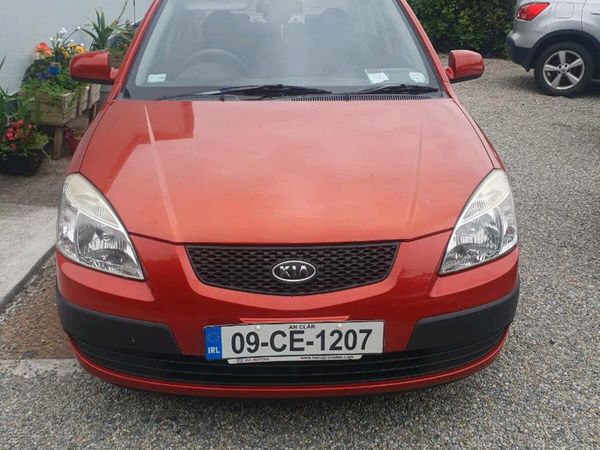 Kia Rio Saloon, Diesel, 2009, Red