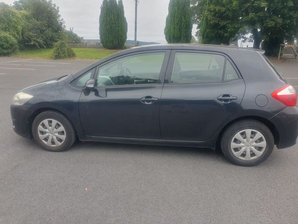 Toyota Auris Hatchback, Petrol, 2011, Black