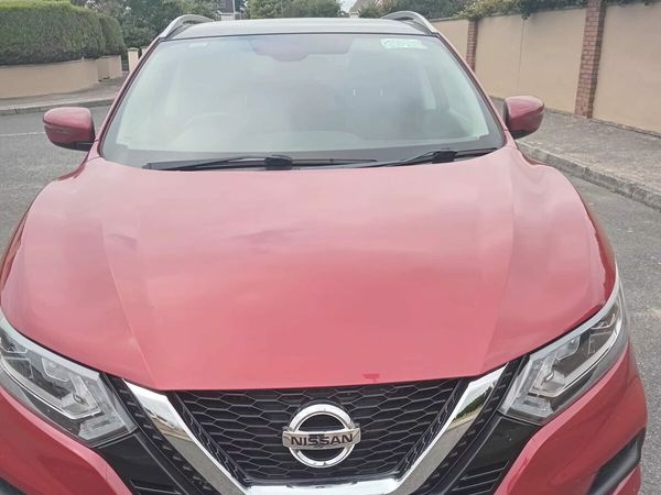 Nissan Qashqai MPV, Diesel, 2019, Red