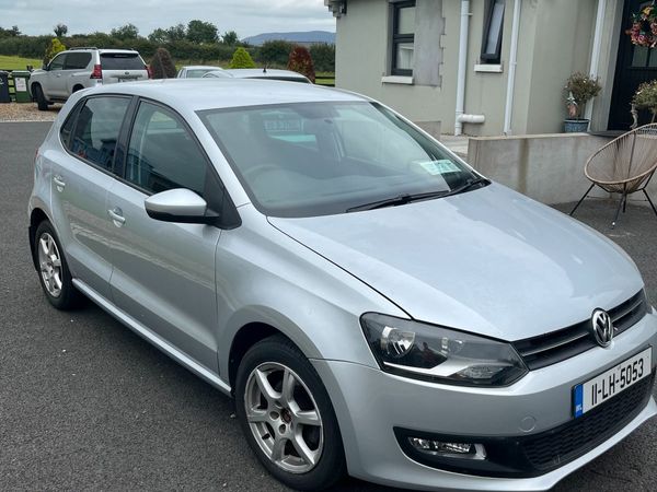 Volkswagen Polo Hatchback, Petrol, 2011, Silver