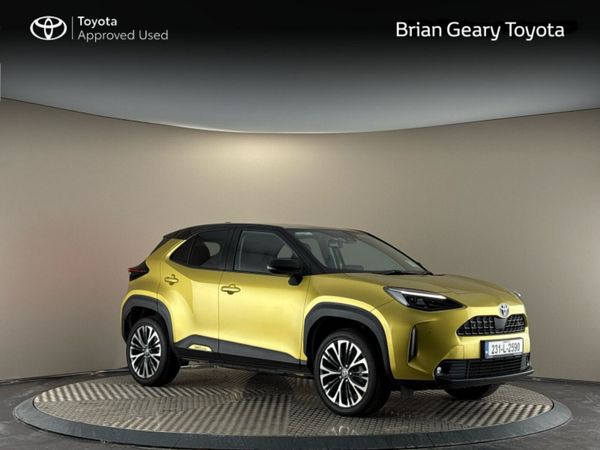 Toyota Yaris Cross Hatchback, Petrol Hybrid, 2023, Gold