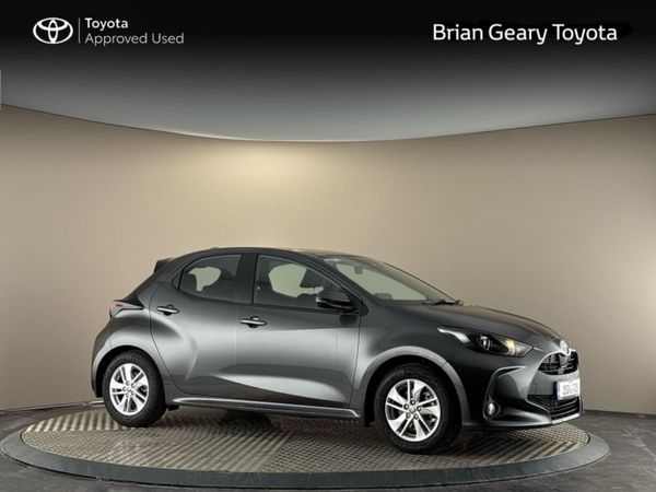 Toyota Yaris Hatchback, Petrol Hybrid, 2025, Grey