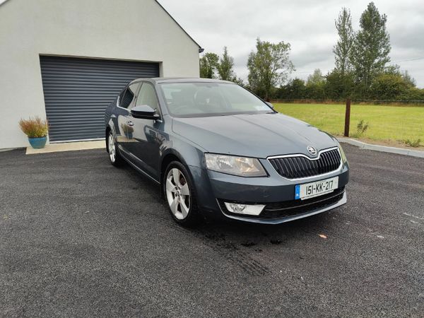 Skoda Octavia Saloon, Diesel, 2015, Grey