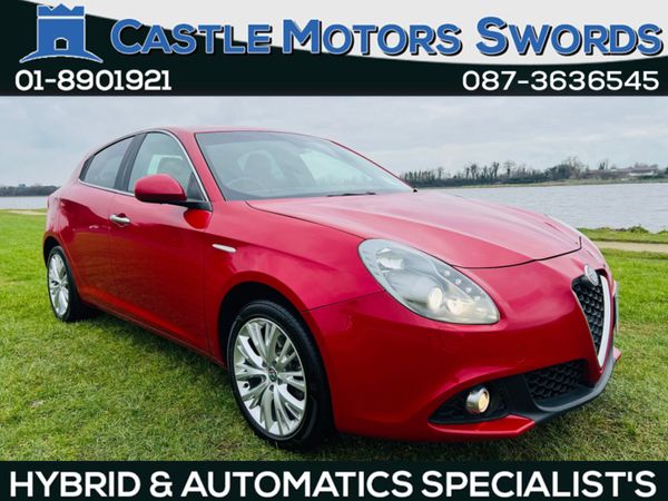 Alfa Romeo Giulietta Hatchback, Petrol, 2017, Red
