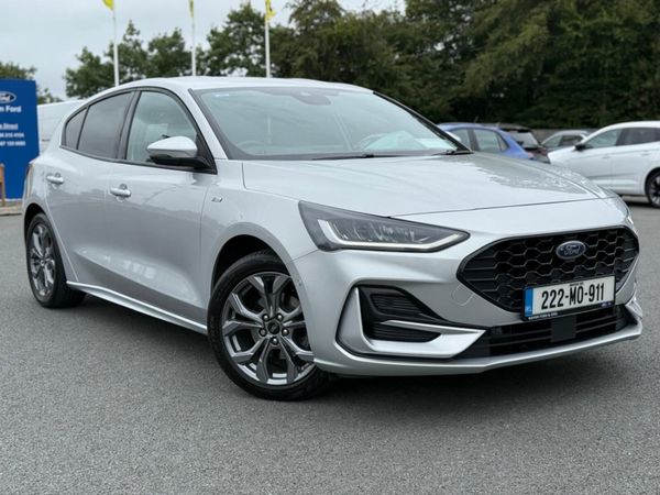 Ford Focus Hatchback, Petrol Hybrid, 2022, Grey