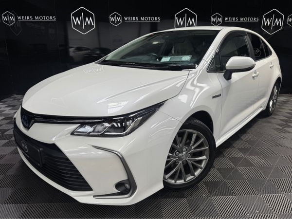 Toyota Corolla Saloon, Petrol Hybrid, 2020, White