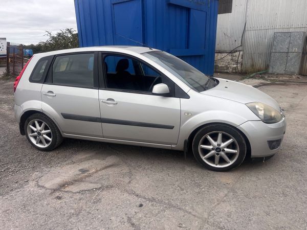 Ford Fiesta Hatchback, Petrol, 2007, Silver