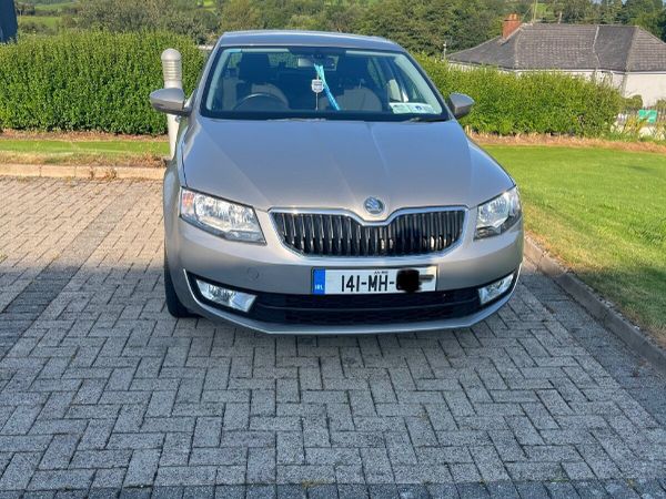 Skoda Octavia Saloon, Diesel, 2014, Beige