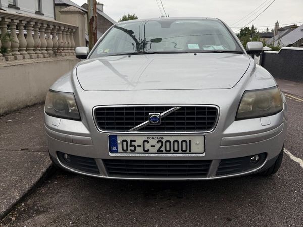Volvo S40 Saloon, Petrol, 2005, Silver