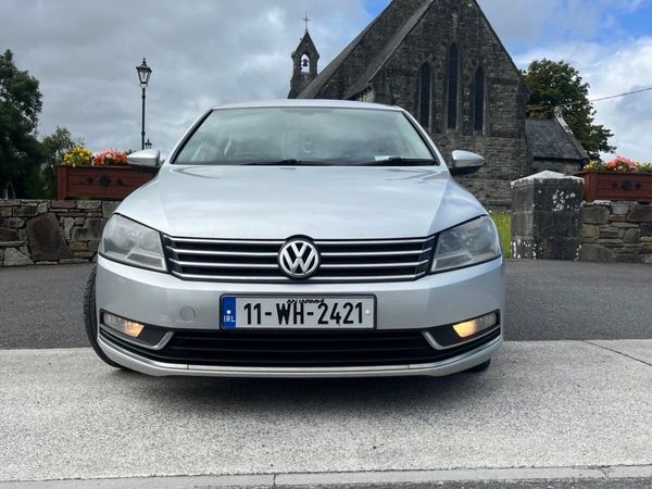 Volkswagen Passat Saloon, Diesel, 2011, Silver