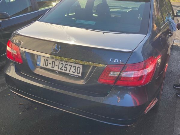 Mercedes-Benz E-Class Saloon, Diesel, 2010, Grey