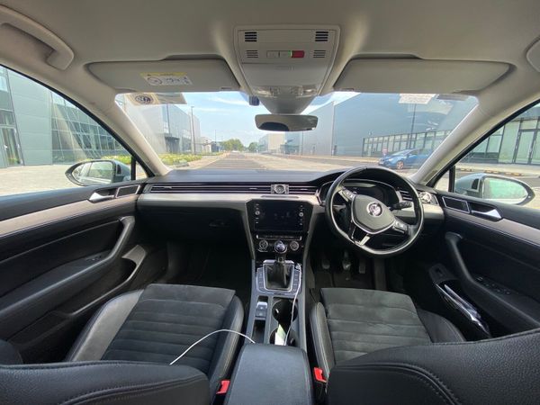 Volkswagen Passat Saloon, Diesel, 2019, Grey