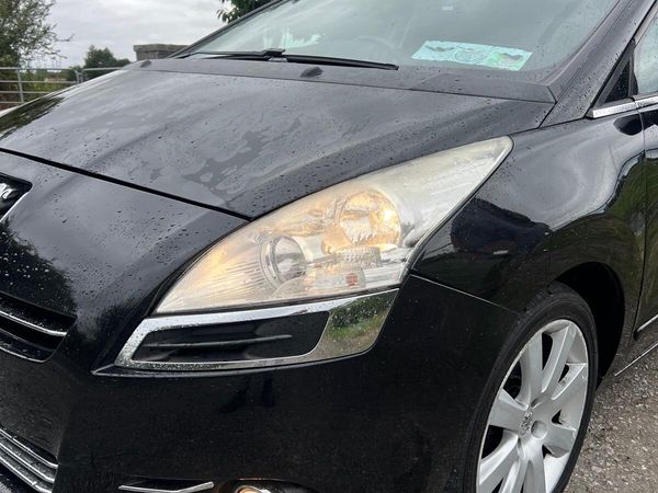 Peugeot 5008 MPV, Diesel, 2013, Black