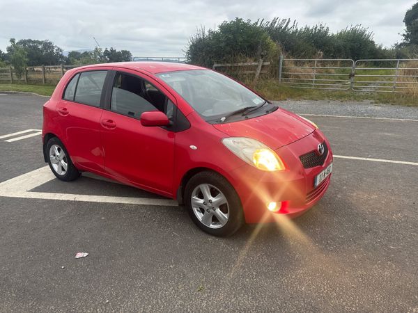 Toyota Yaris Hatchback, Petrol, 2007, Red