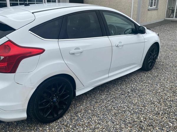 Ford Focus Hatchback, Diesel, 2014, White