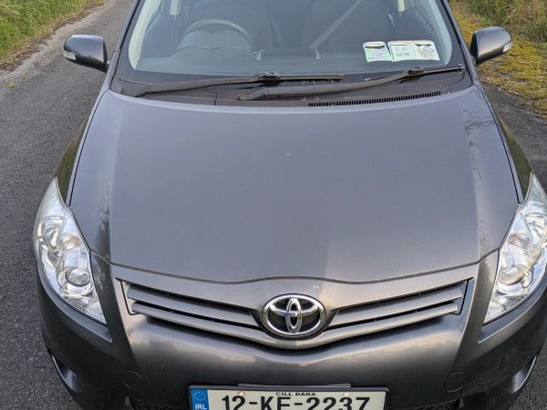 Toyota Auris Hatchback, Diesel, 2012, Grey