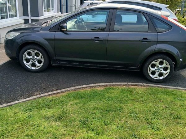 Ford Focus Hatchback, Petrol, 2008, Grey