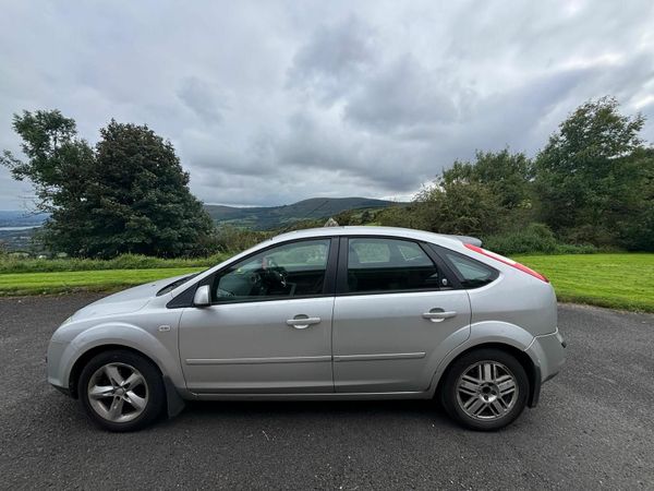Ford Focus Hatchback, Petrol, 2005, Silver