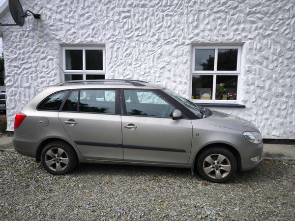 Skoda Fabia Estate/Jeep, Diesel, 2011, Beige