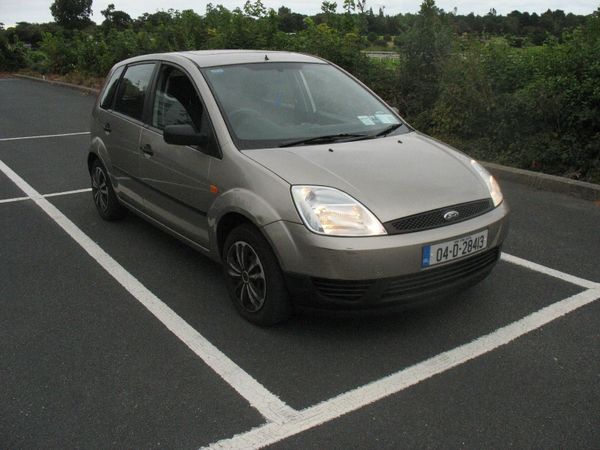 Ford Fiesta Hatchback, Petrol, 2004, Silver