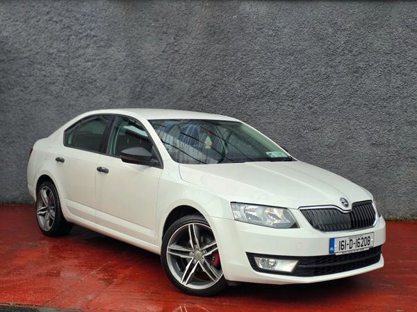 Skoda Octavia Saloon, Diesel, 2016, White