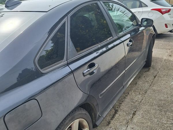 Volvo S40 Saloon, Diesel, 2010, Black
