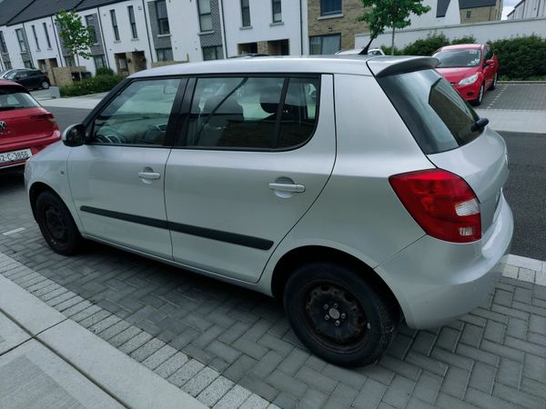 Skoda Fabia Hatchback, Petrol, 2009, Silver