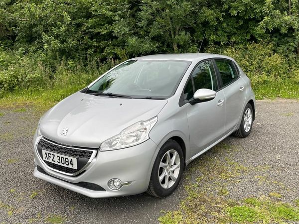 Peugeot 208 Hatchback, Petrol, 2014, Silver