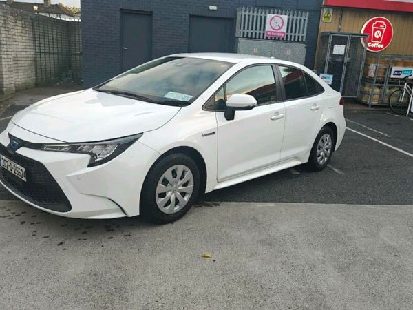 Toyota Corolla Estate, Petrol Hybrid, 2020, White