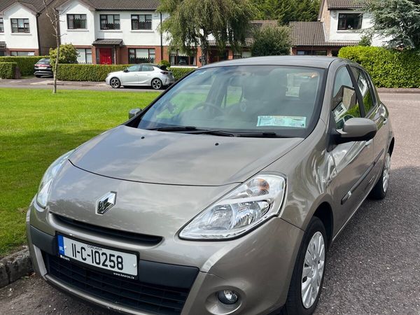 Renault Clio Hatchback, Ethanol Petrol, 2011, Gold