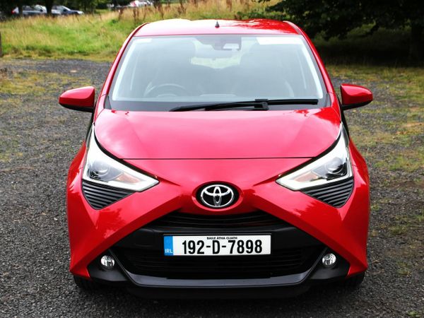Toyota Aygo Hatchback, Petrol, 2019, Red