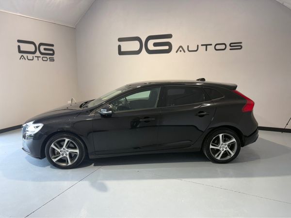 Volvo V40 Hatchback, Petrol, 2016, Black
