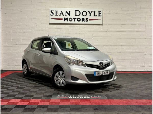 Toyota Yaris Hatchback, Petrol, 2013, Silver