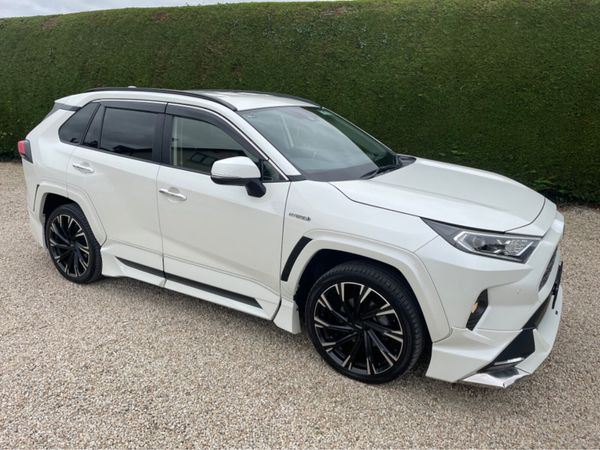 Toyota RAV4 Estate, Petrol Hybrid, 2019, White