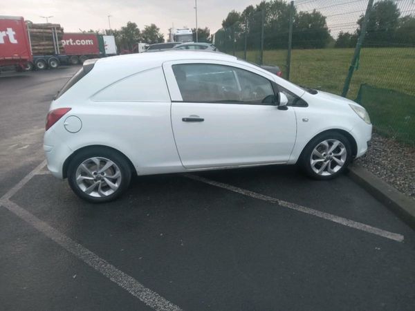 Opel Corsa Hatchback, Diesel, 2013, White